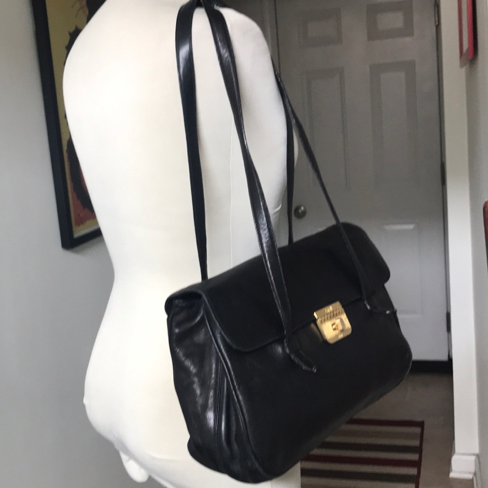Vintage Sapel Italian leather handbag 😘 - Picture 5 of 8